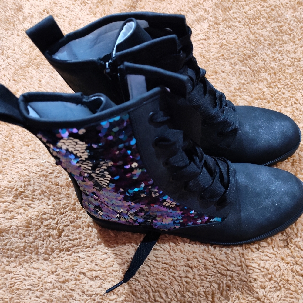 Cat and Jack boots